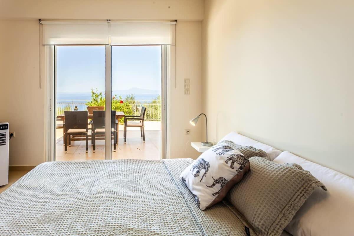 Вилла Aigli Fully Equipped Getaway - Seaview Lux Retreat Каламата Экстерьер фото